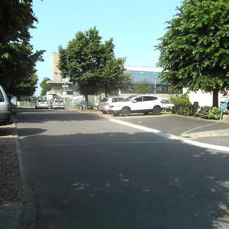 Hotel L'Amandier Nanterre Eksteriør bilde