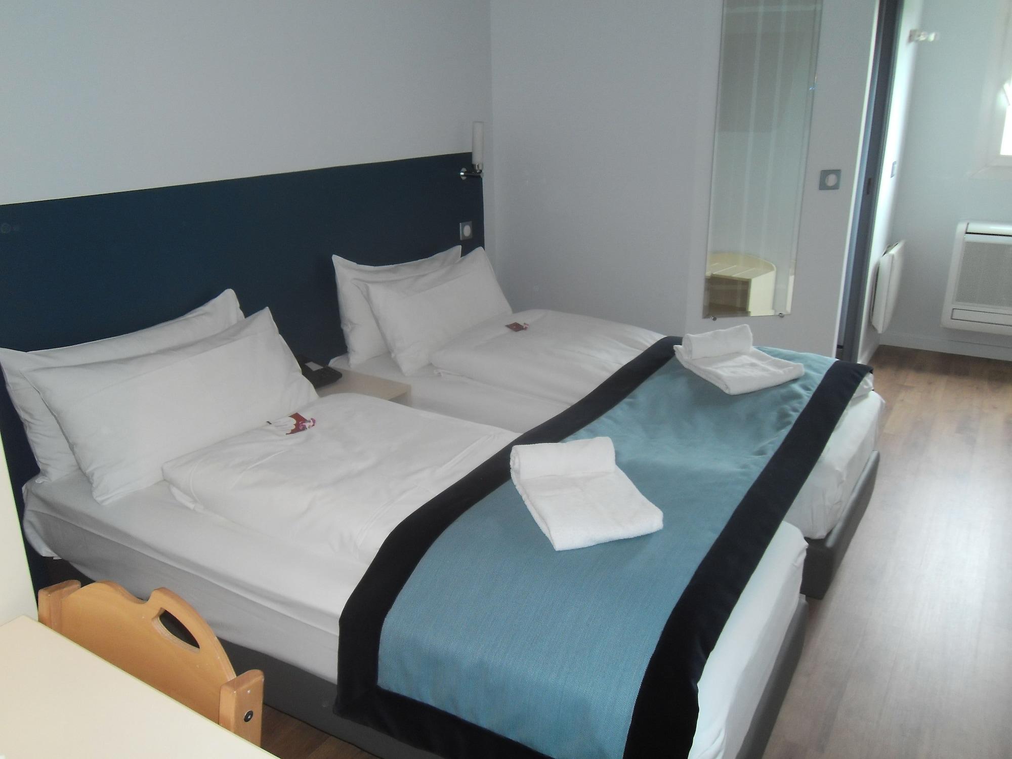 Hotel L'Amandier Nanterre Eksteriør bilde