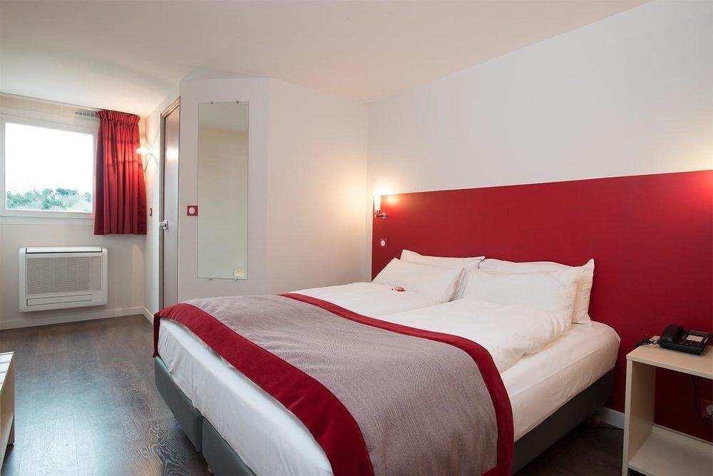 Hotel L'Amandier Nanterre Eksteriør bilde