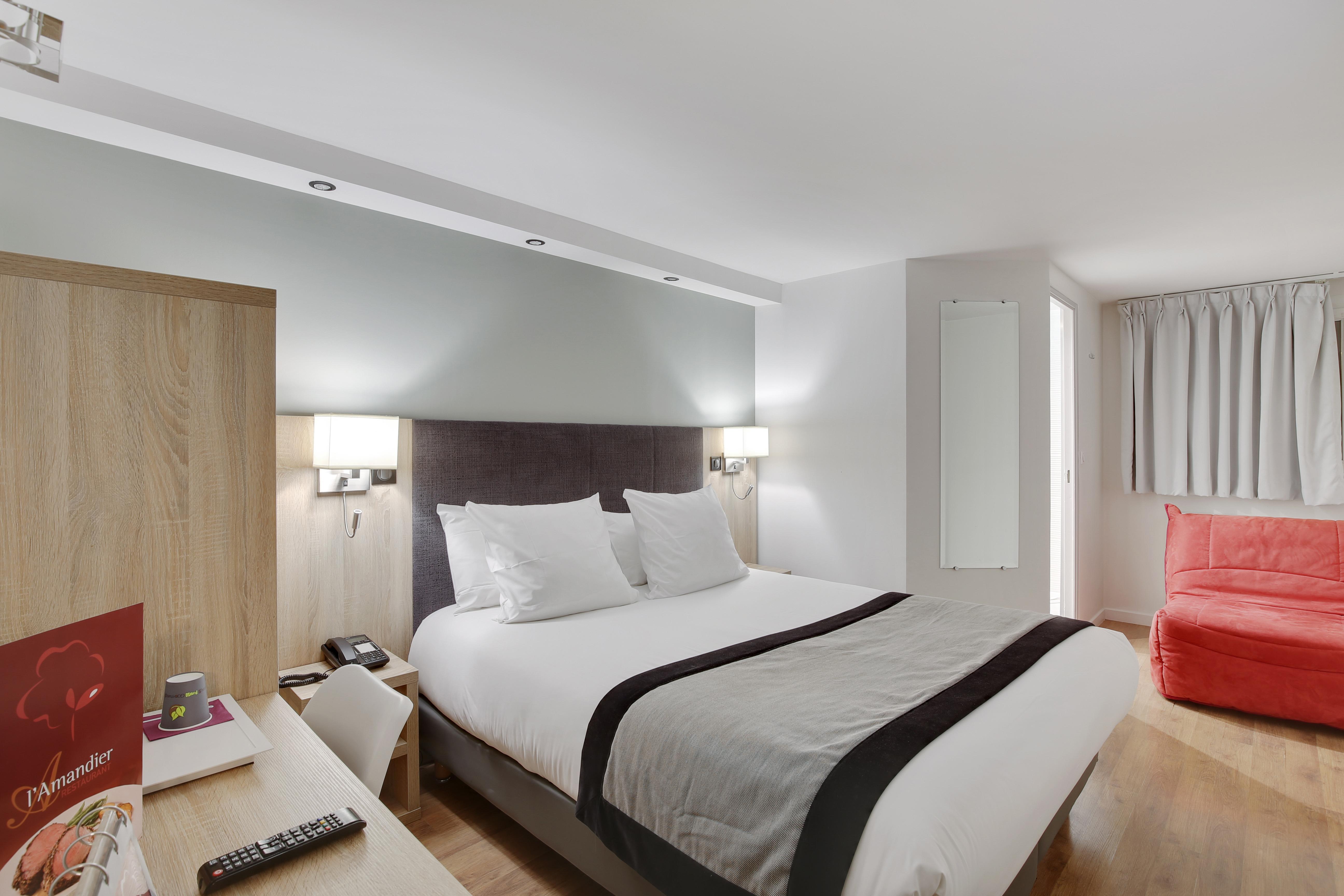 Hotel L'Amandier Nanterre Eksteriør bilde