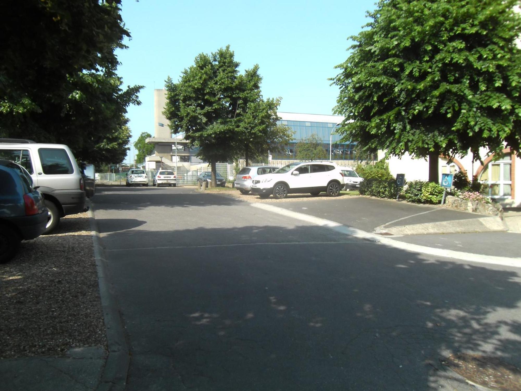Hotel L'Amandier Nanterre Eksteriør bilde