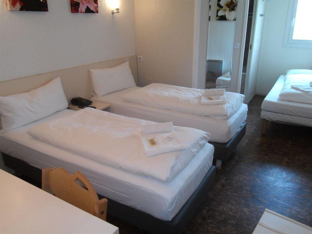 Hotel L'Amandier Nanterre Eksteriør bilde